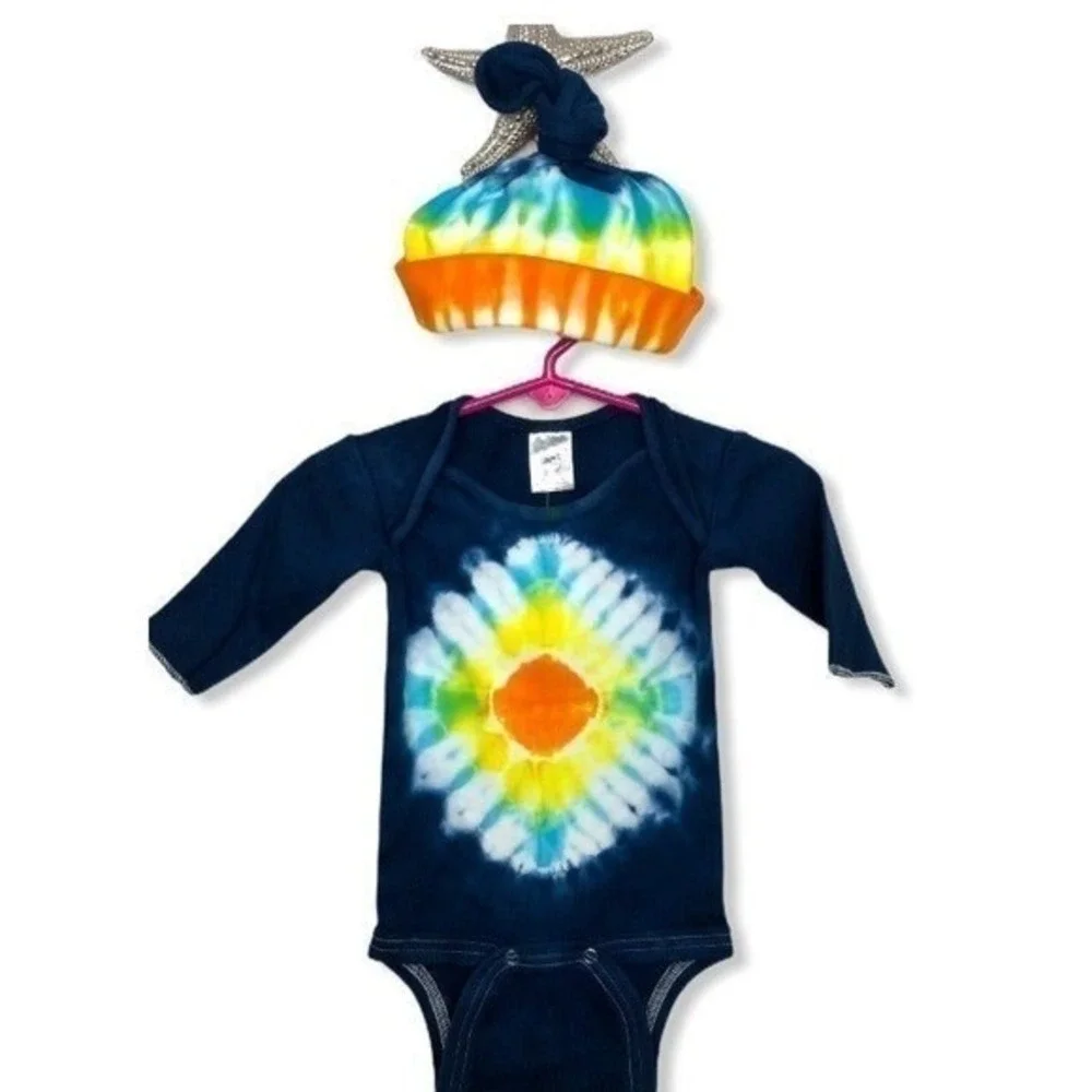 NWT Preemie (4 - 6 Pounds) Tie‎ Dye By Tiny Bundles Bodysuit w Hat